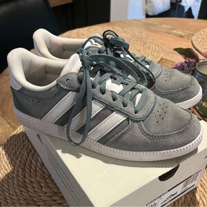 Adidas breaknet sleek sage green/white